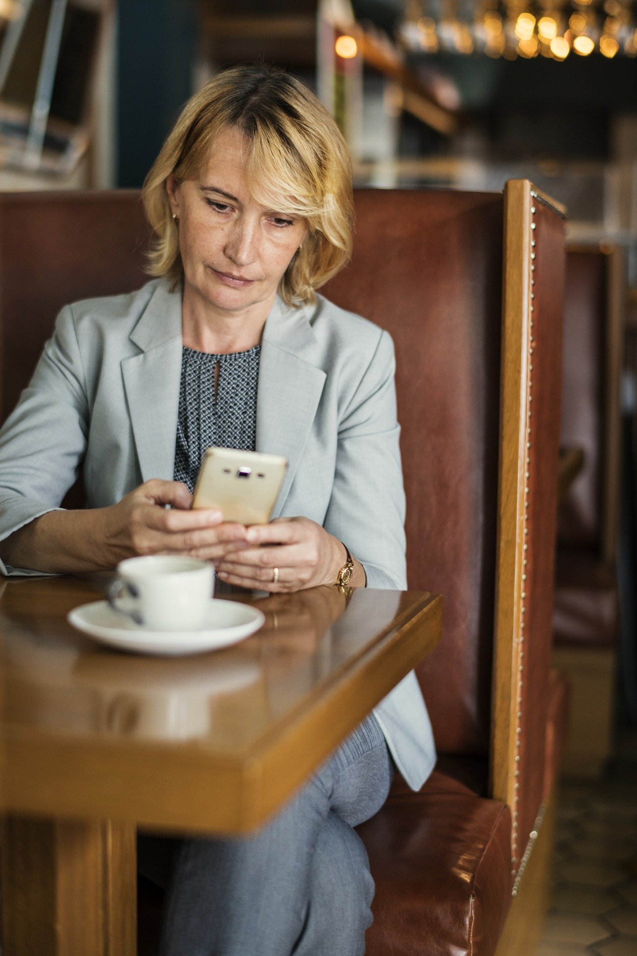 BusinessWomanonPhone